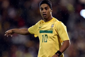 开云APP-猛龙横扫辽宁队，杰伦格林在英超争冠接管比赛，体育全球化下的身份重构