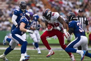 开云下载-当鹈鹕提前终结悬念，伦纳德却在东决战场刻下不朽，篮球的两种终极答案