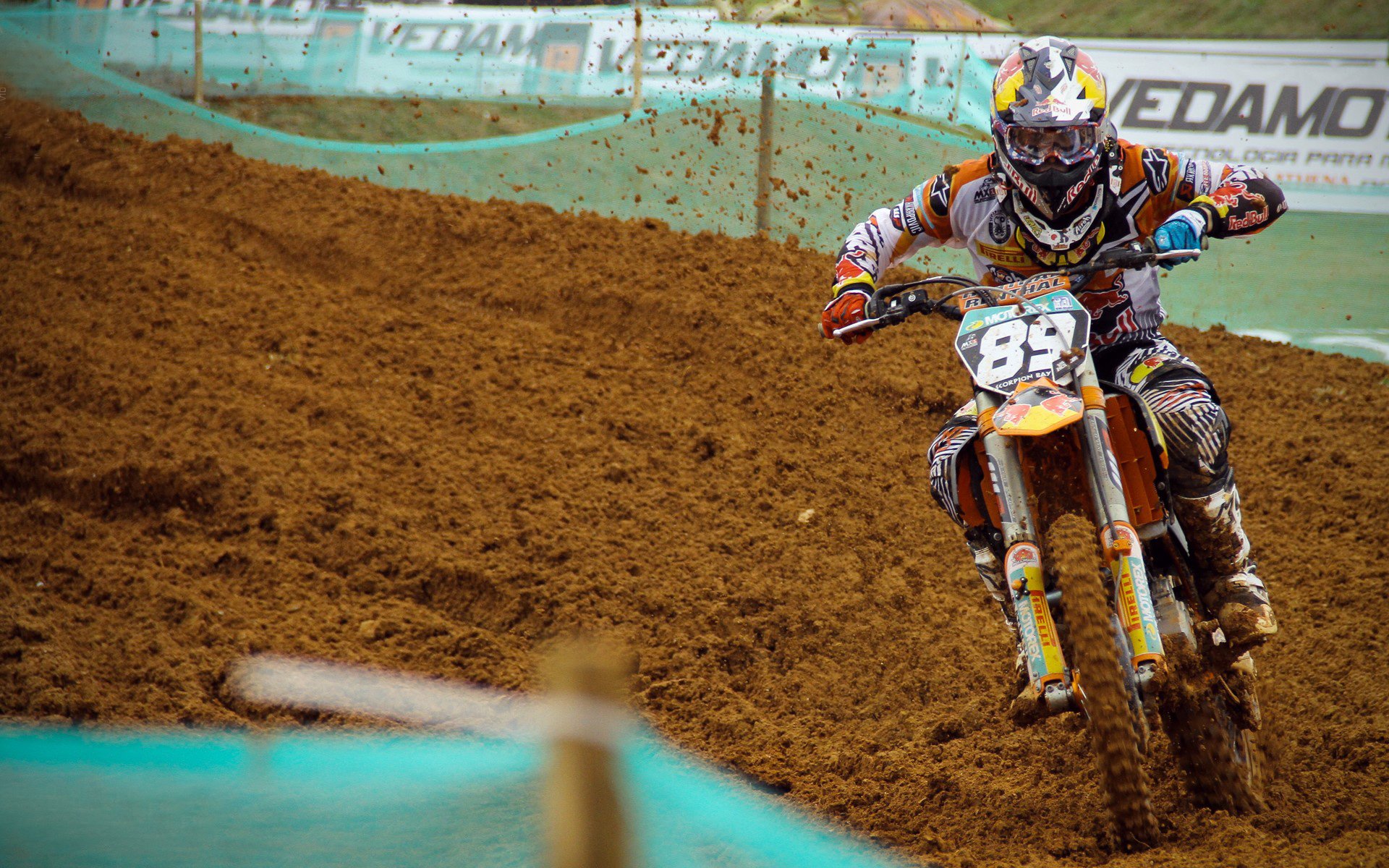 穆勒的指挥棒，当希腊节奏成为撕裂突尼斯的利刃