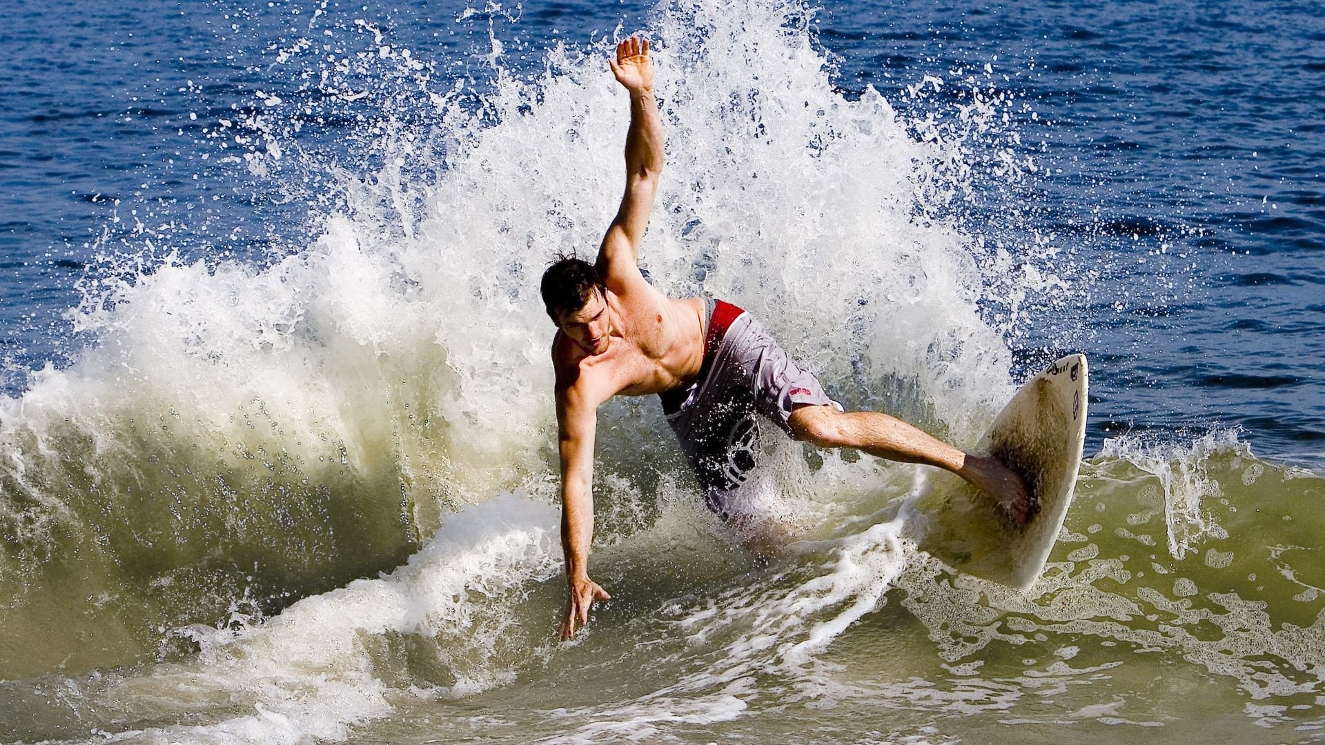 本泽马德比封神夜，莱比锡红牛的铁血启示录