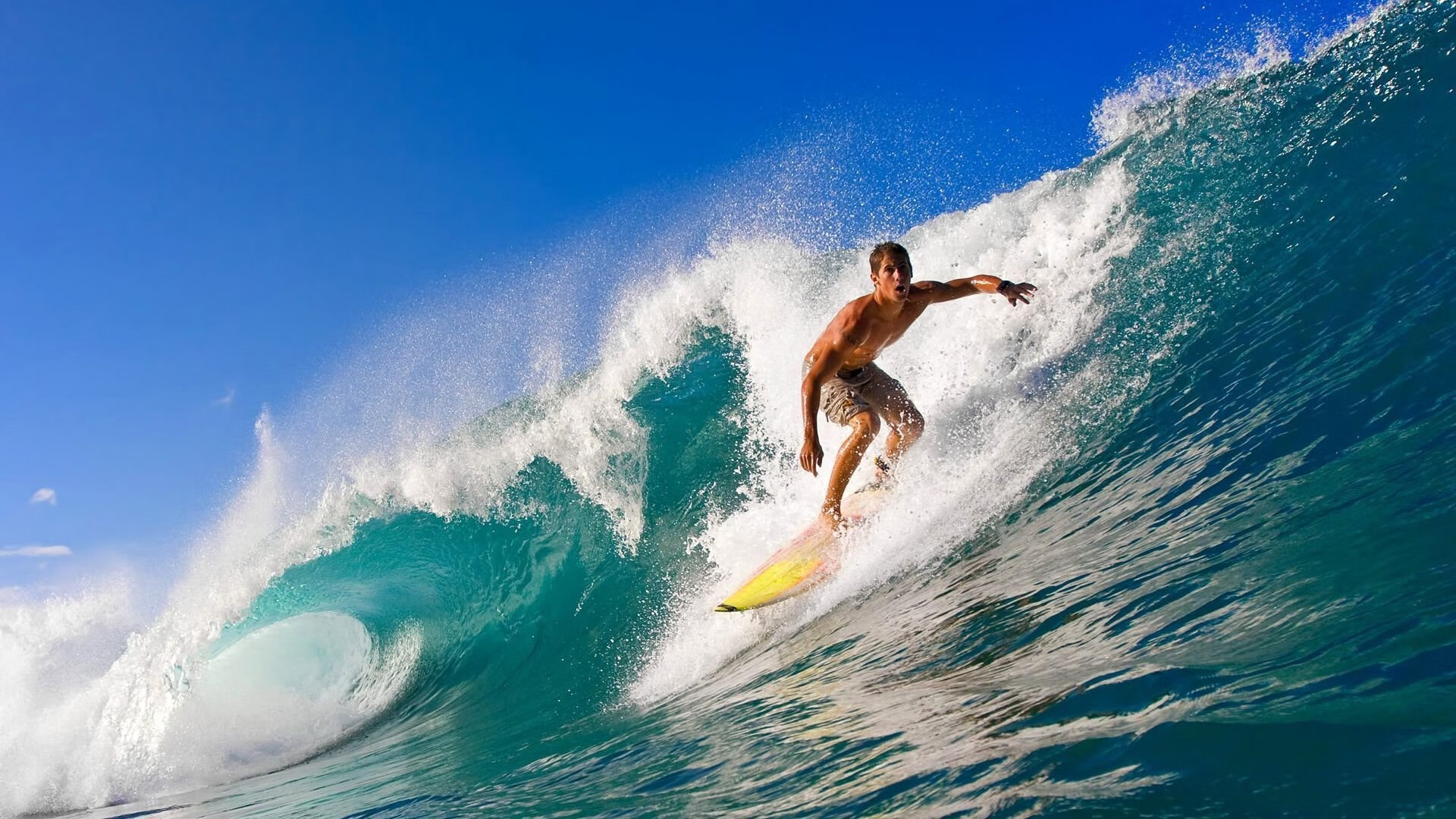 班凯罗之夜，当F1争冠的轰鸣，遇见篮球场上的心跳